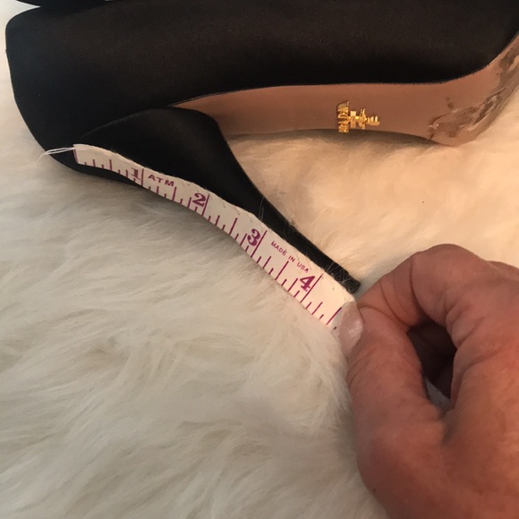 Prada black silk shoes size 39 - Picture 3 of 9